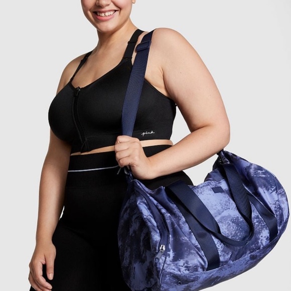 PINK Everyday Duffle Bag - Picture 1 of 2